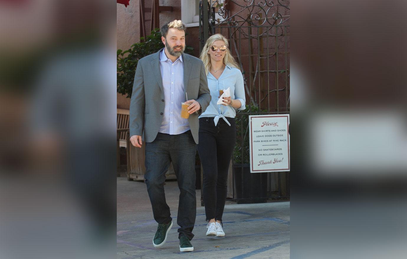 //ben affleck introduces girlfriend lindsay shookus jennifer garner