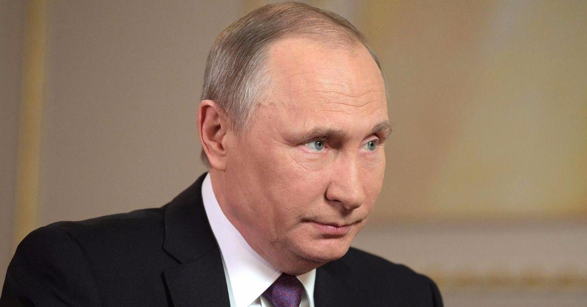 Vladimir Putin's Limousine Attacked In Possible Assassination Attempt