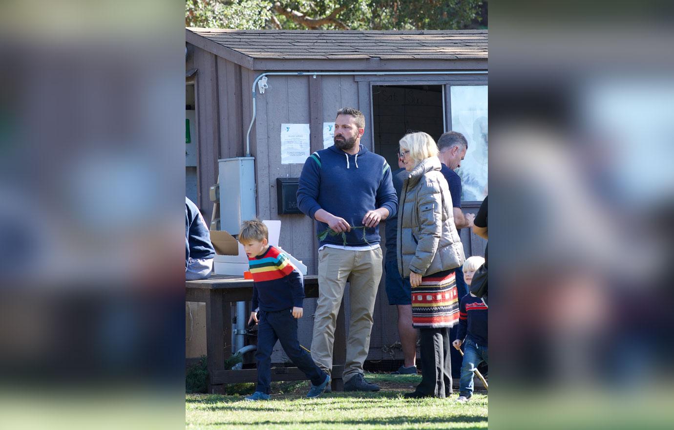 Ben Affleck Takes Family Christmas Tree Shopping