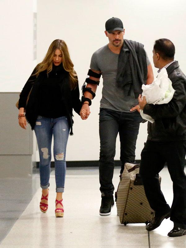 //sofia vergara joe manganiello engagement ring pics