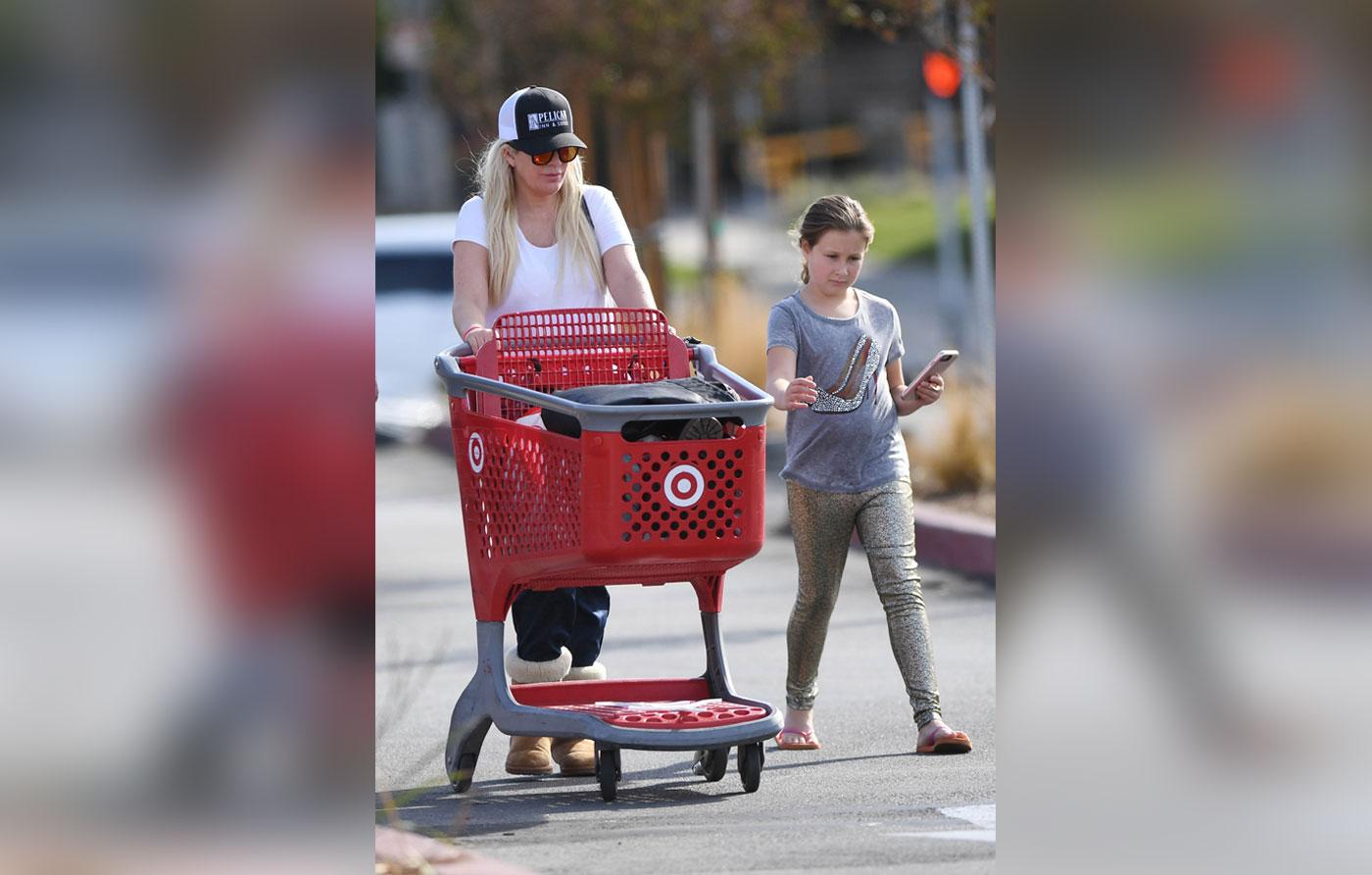 Tori Spelling Discount Shopping Money problems