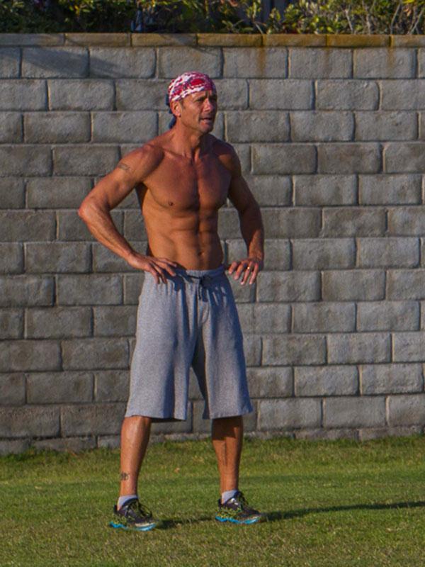 Tim McGraw Shirtless Abs Photos