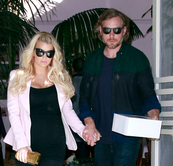 Eating For Two! Jessica Simpson Flaunts Baby Bump At Valentine’s Day 