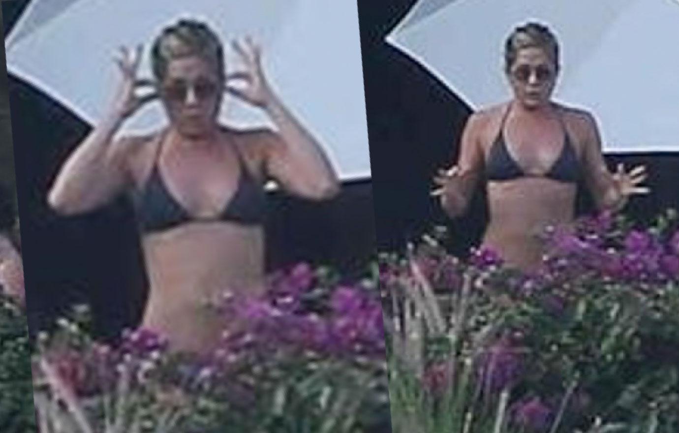Jennifer Aniston Flaunts Amazing Body In Mexico