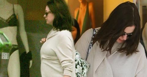 Anne Hathaway Pregnant Christmas Shopping