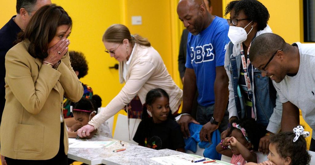 Kamala Harris Botches Lesson To Elementary School Children