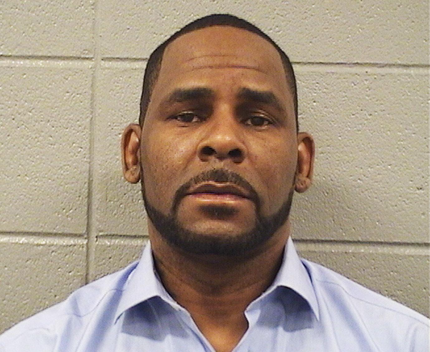 r kelly rkelly demands ex girlfriend azriel clary name be revealed trial r