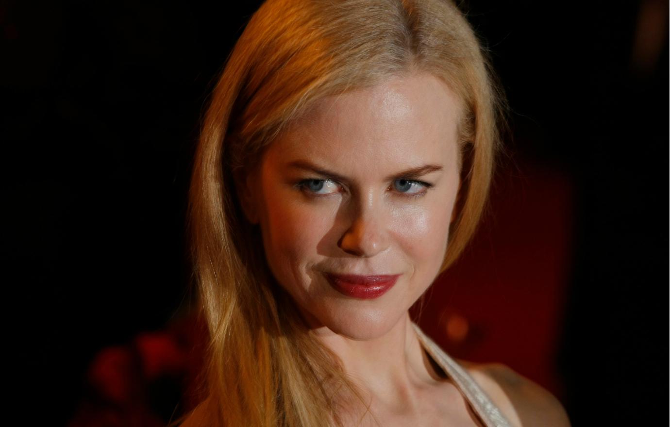 Nicole Kidman arrives for the world premiere of the film The Golden Compass at a cinema in London