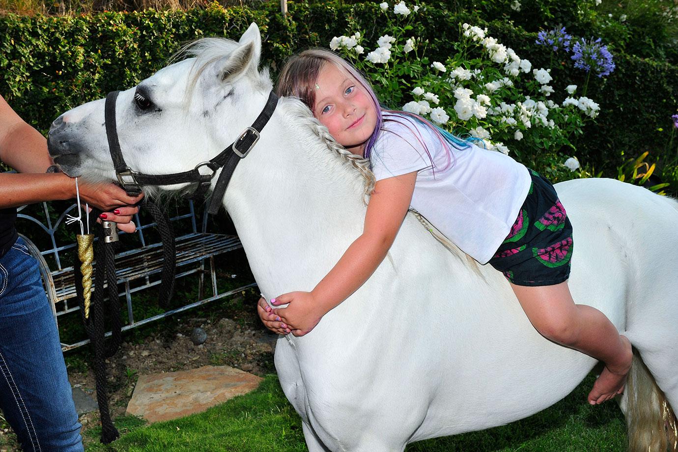 Tori Spelling daughter unicorn birthday party