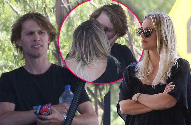 //kaley cuoco boyfriend karl cook caught kissing pp