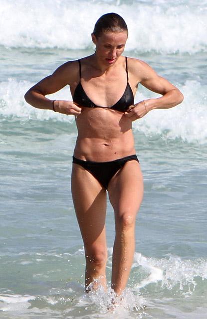 //cameron diaz flat chested bikini _ _