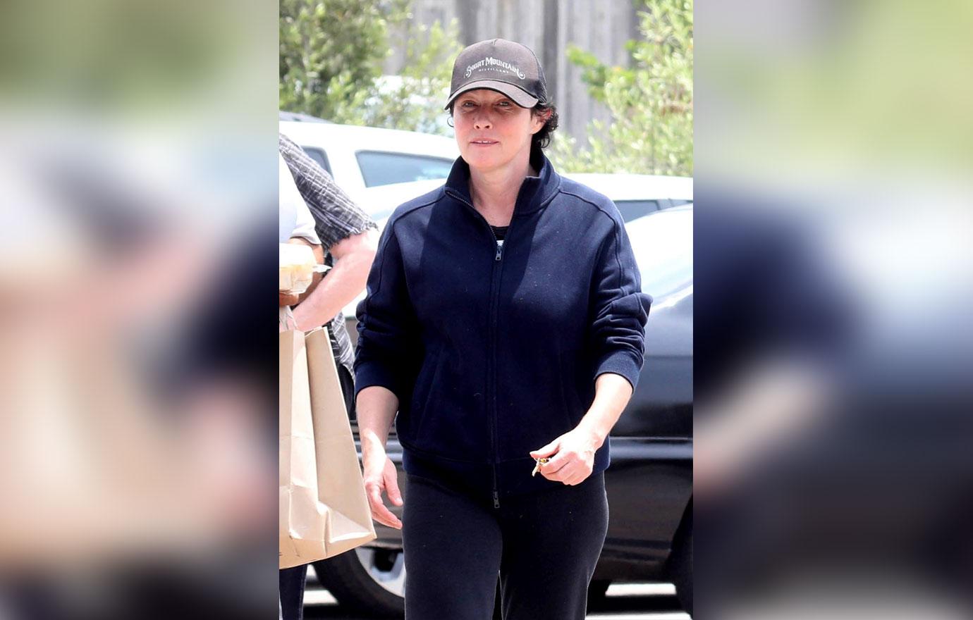 Shannen Doherty Fighting Cancer Grocery Shops With Mom