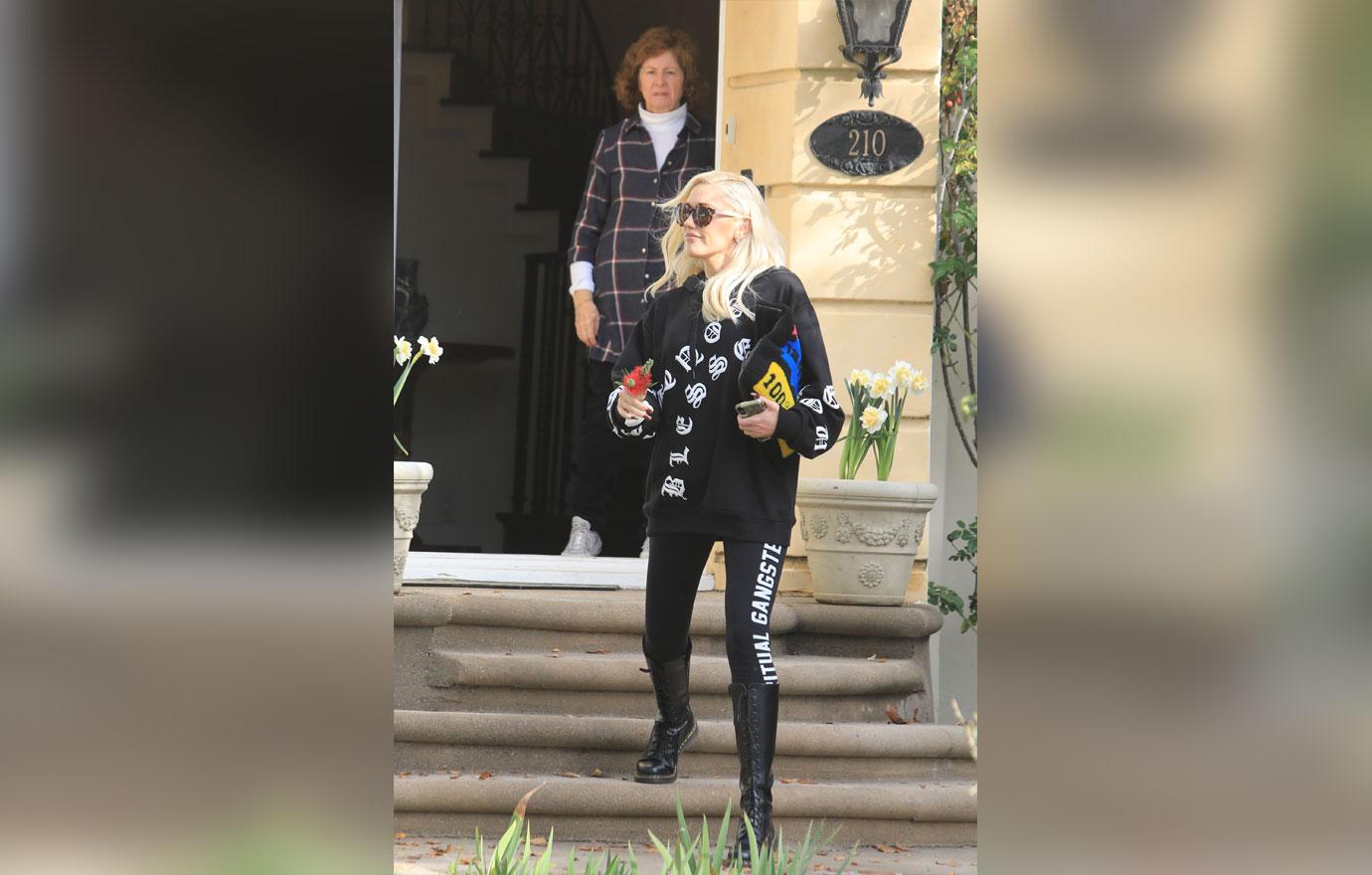 Gwen Stefani Seen With Mom Amid Blake Shelton Engagement Rumors