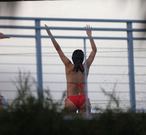 //eva longoria red bikini