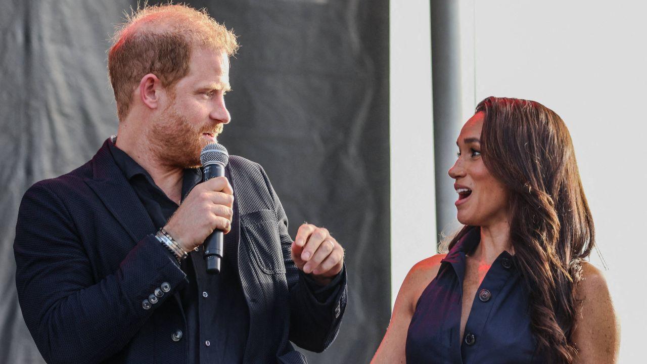 picture of prince harry and meghan markle