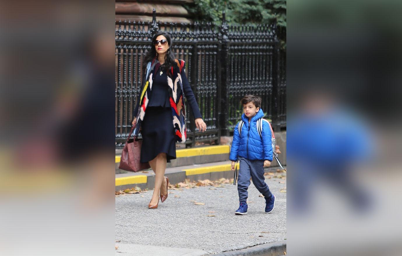 //Huma Abedin without wedding ring Anthony prison