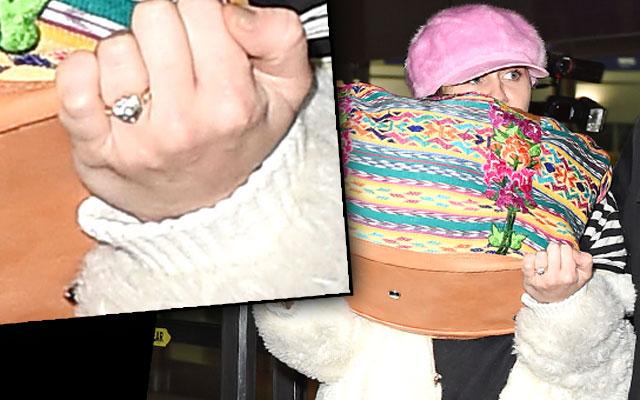 Miley Cyrus Liam Hemsworth Back Together Old Engagement Ring