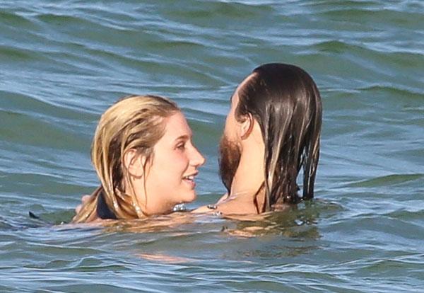 Kesha & Boyfriend Brazil Vacation