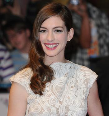 //annehathaway