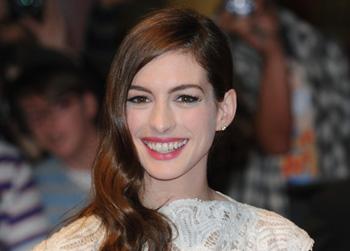 //annehathaway