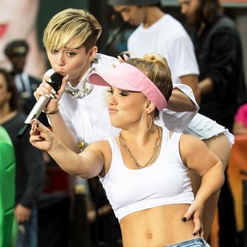 Miley-Cyrus-little-people-beachers-madhouse-perform