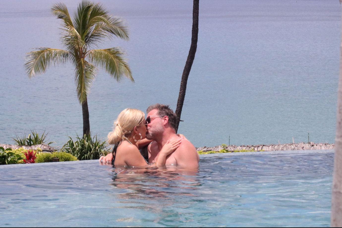 Tori Spelling Wears Swimsuit, Kisses Dean McDermott In Hawaii