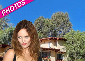 //johnny depp buys home vanessa
