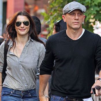 //daniel craig rachel weisz fan encounter splash