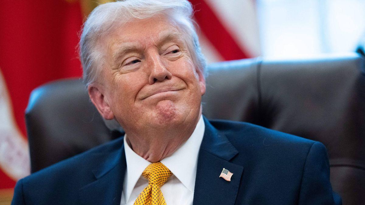 image of Earlier this month, the president also mixed up where his father was born.