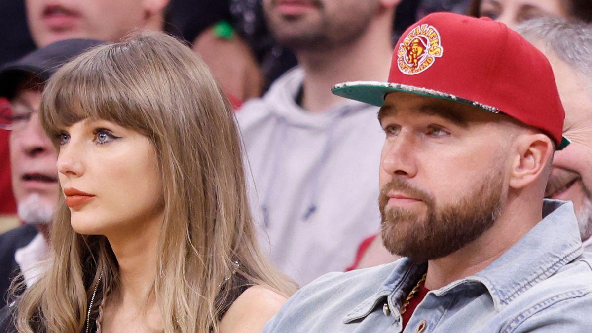 picture of Travis Kelce and Taylor Swift
