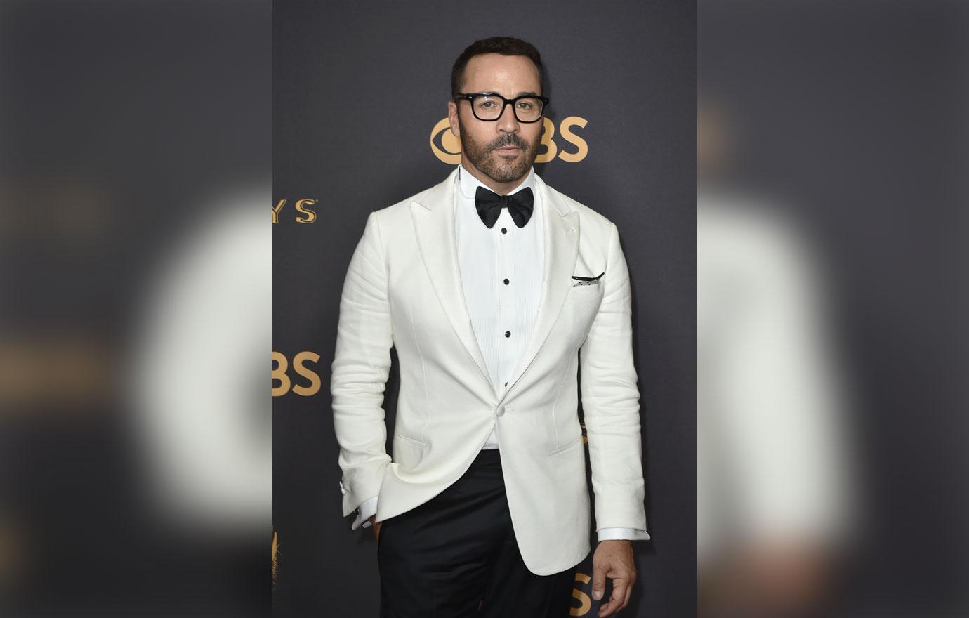 Jeremy Piven Groping Kissing