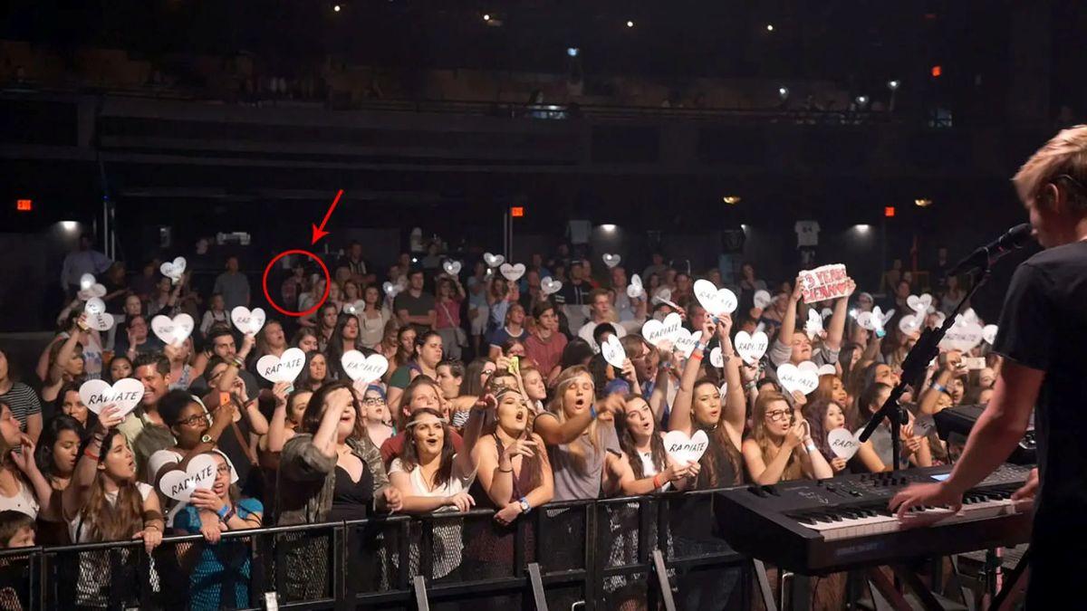 Her killer, Kevin James Loibl, could be seen in a photo at the concert earlier that night.