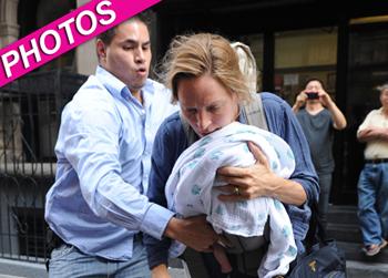 //uma thurman baby slip post