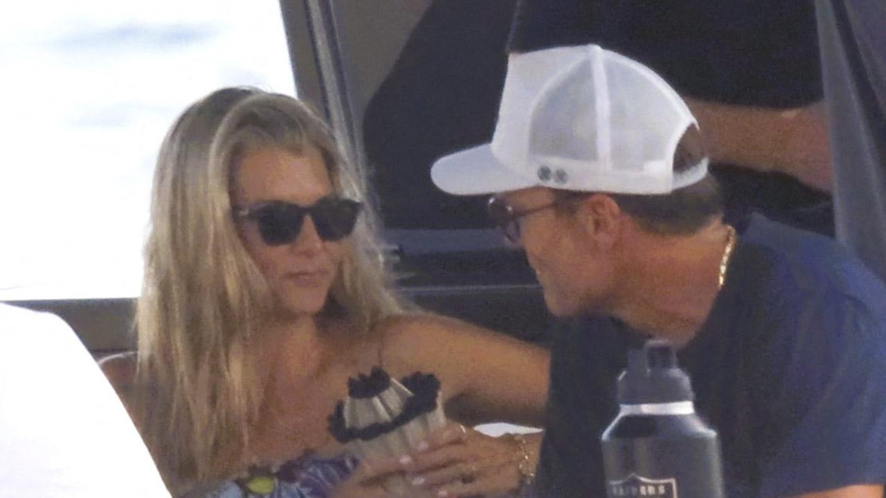 Photo of Tom Brady and mystery woman