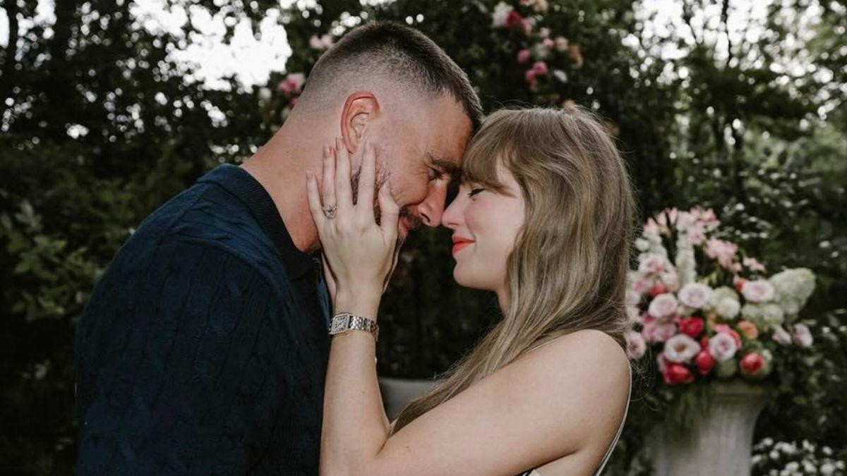picture of Taylor Swift and travis kelce