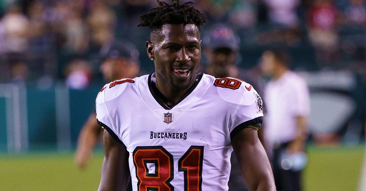 OnlyFans Model Making Claims About Antonio Brown Prior to On-Field Incident