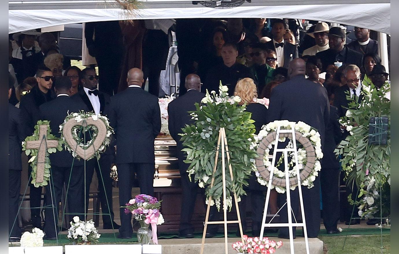 Diddy Delivers Eulogy Holds Hands With Mary J. Blige Kim Porter Funeral