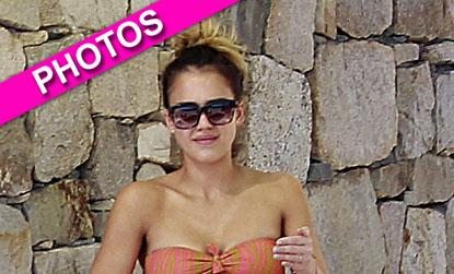 //alba bikini fame flynet