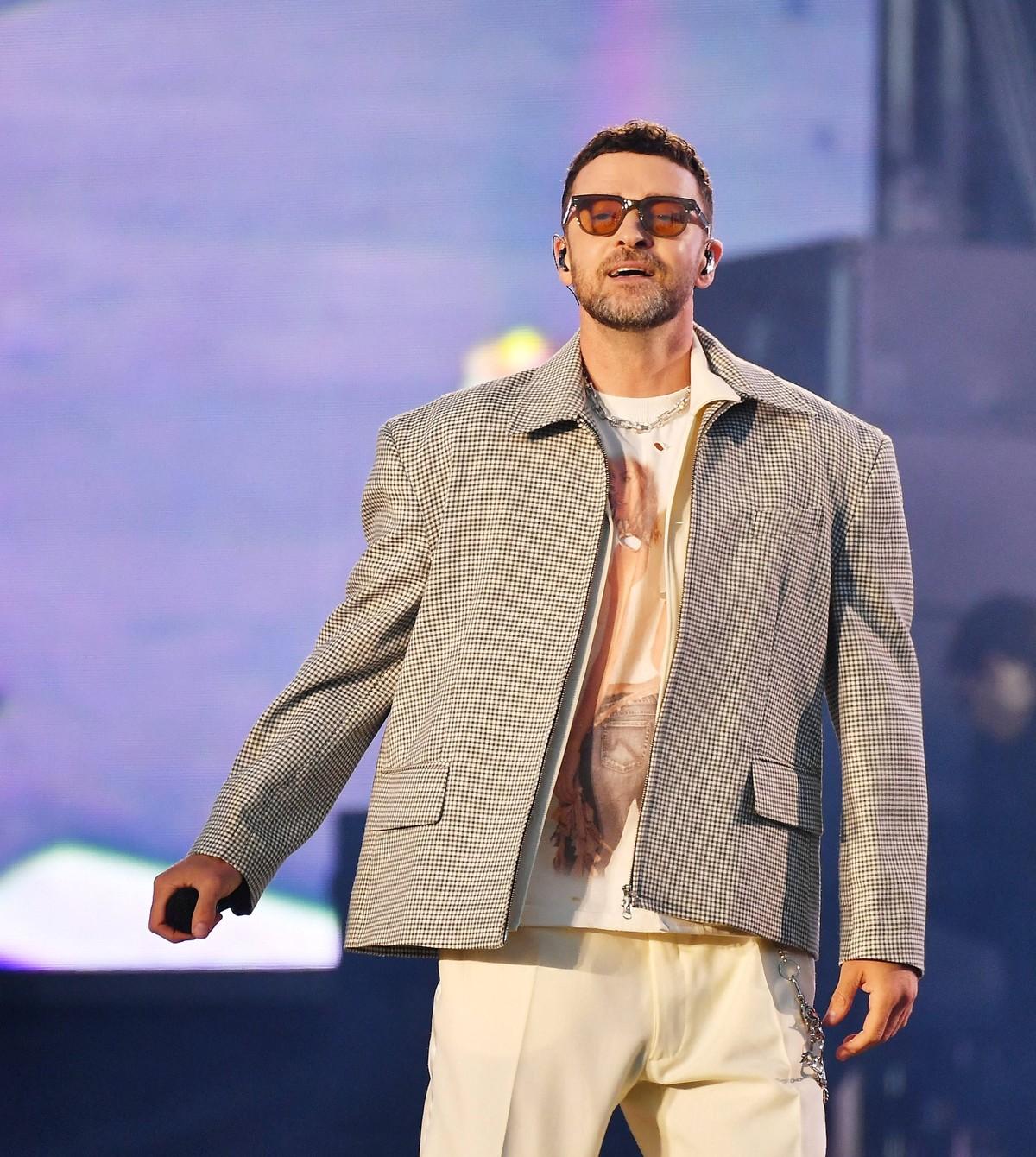 Joey Fatone reportedly asked Justin Timberlake multiple times to appear in 'Boy Band Confidential,' but the singer declined new interviews for the series.