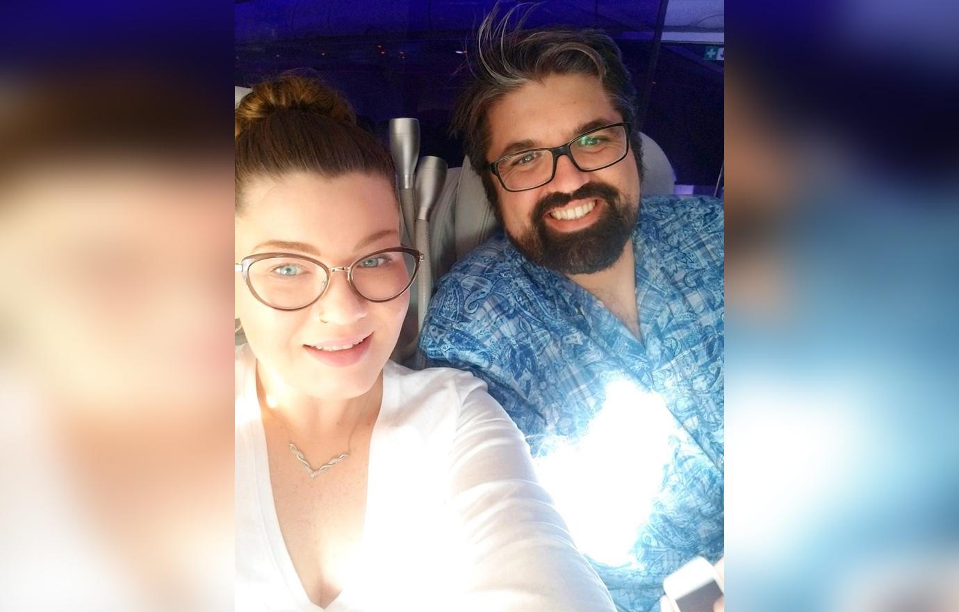 Amber Portwood and Boyfriend Andrew Glennon Pose Smiling For A Selfie