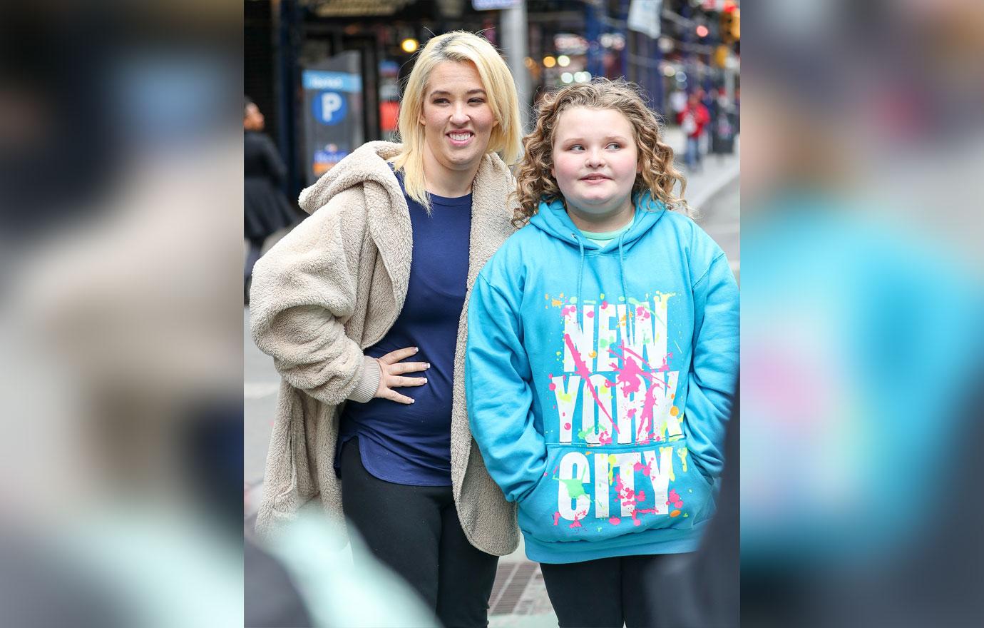 [PICS] Mama June Fat Skinny Weight Loss Gains Pounds After Surgery