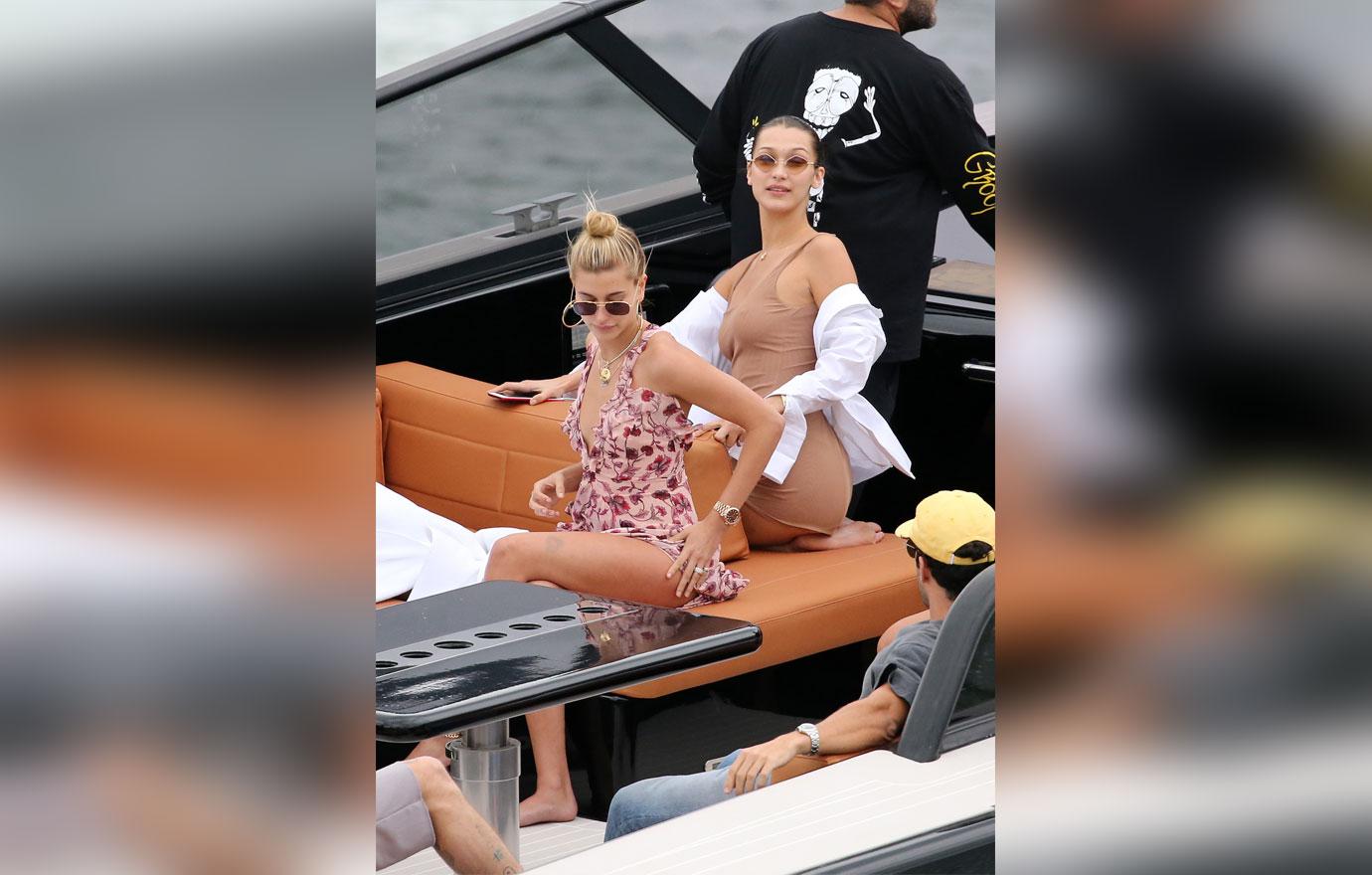 Bella Hadid Hailey Baldwin Model Vacation