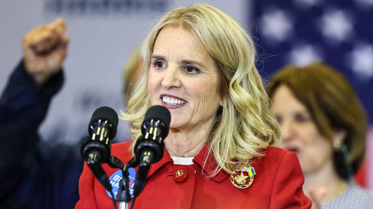 Supporters offered Kerry Kennedy well wishes and words of love after Kyle's death.