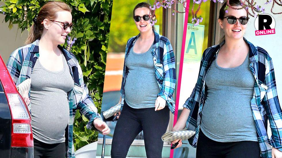 Leighton Meester Pregnant New Baby Bump Photos