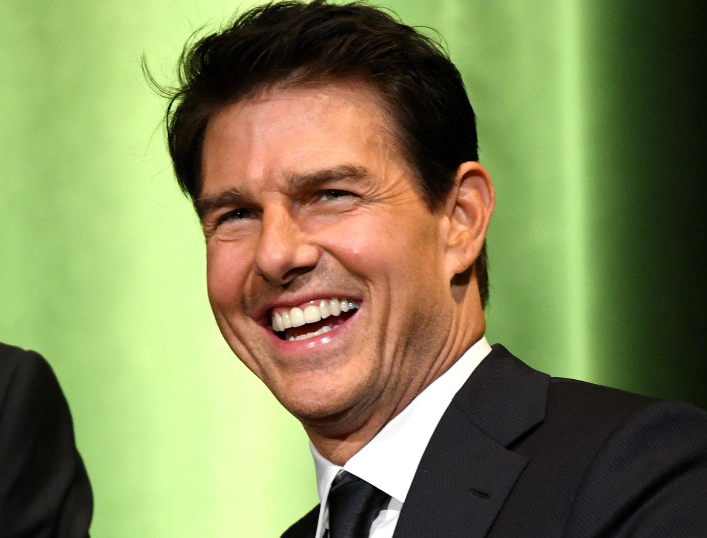 tom cruise moves into scientology penthouse photos