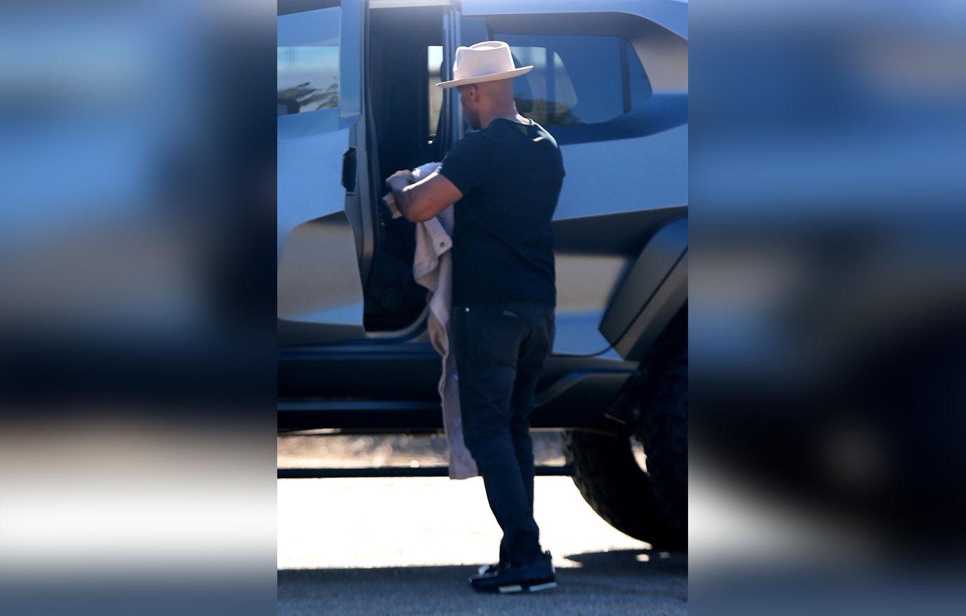 //jamie foxx has lunch with baby mama during katie holmes romance