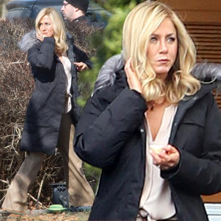 //jennifer aniston blonde splash