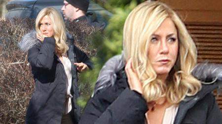 //jennifer aniston blonde splash