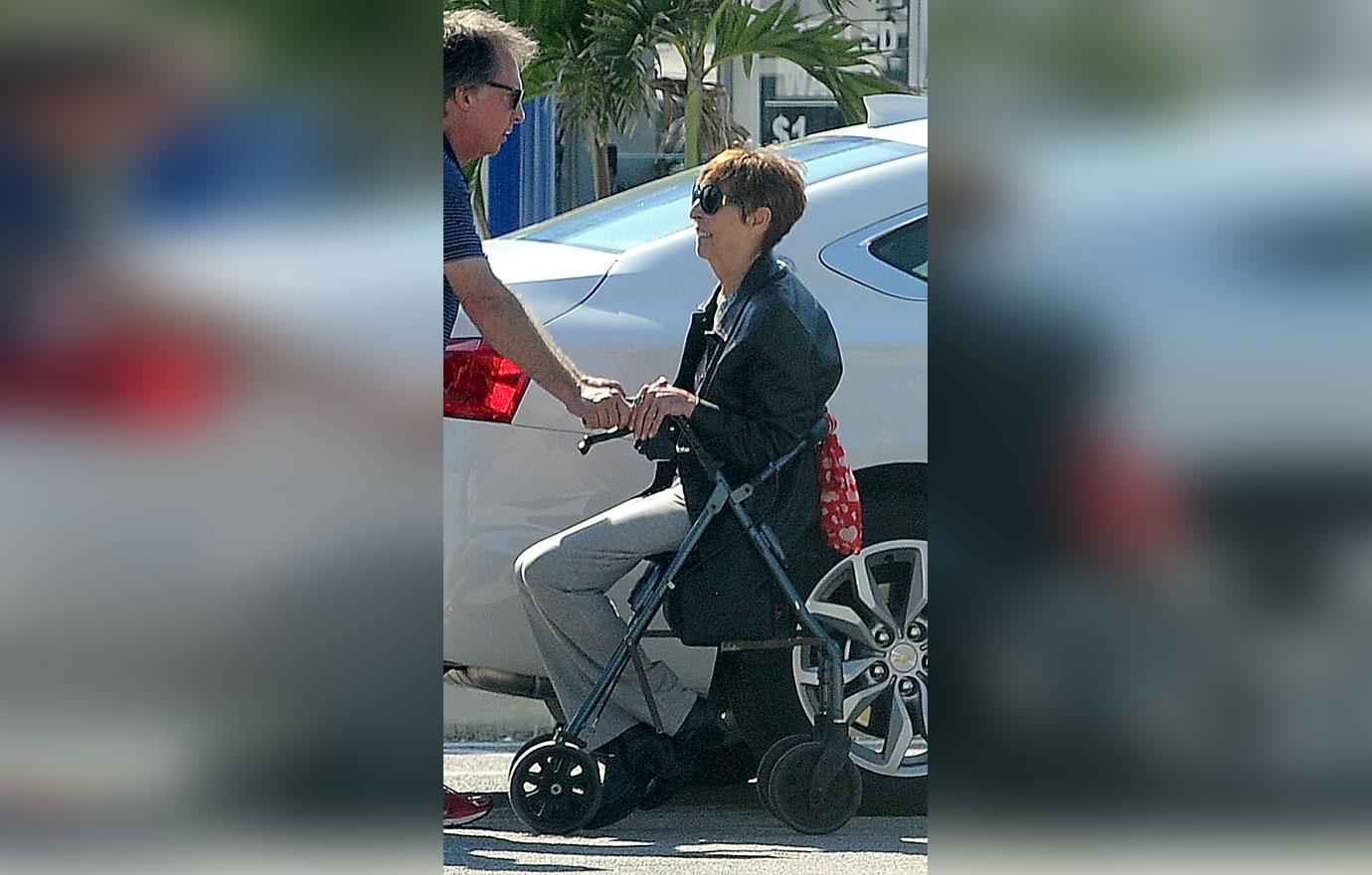 //tom cruise mother dead scientology wheel chair oxygen last photo