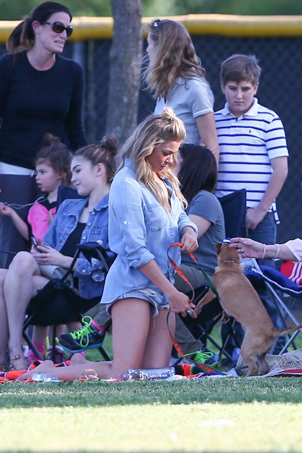 Sexy Stepmother Leann Rimes Sports Daisy Dukes With Hubby At Stepsons Soccer Game 7246